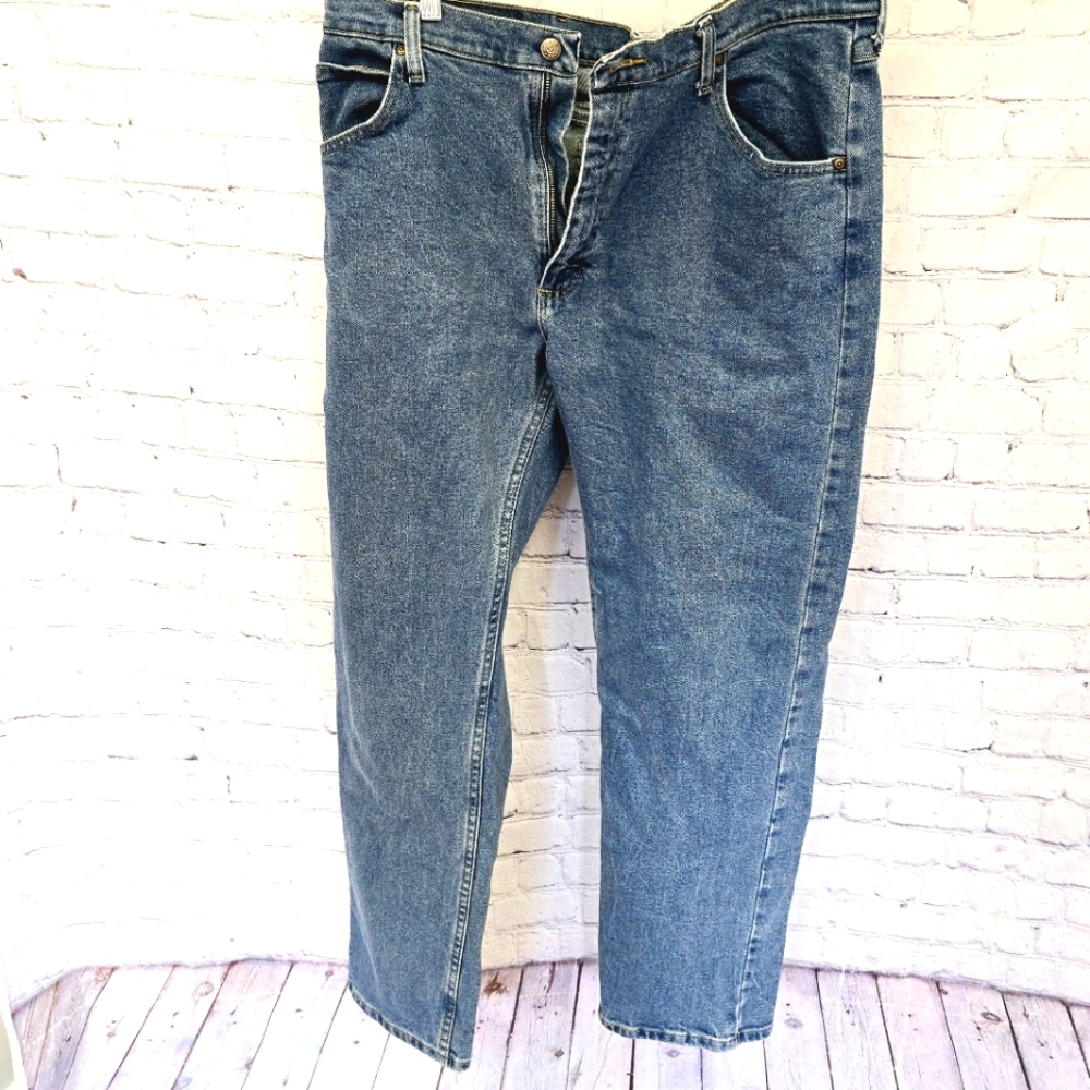 36x32 Wrangler Blue Jeans - Picture 1 of 6